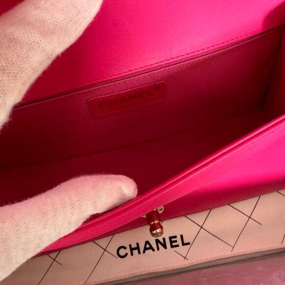 100% authentic CHANEL old medium boy bag pink lambskin gold hardware - Picture 9 of 10